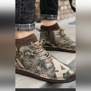 Fashion hiking graffiti boots sz 41 / 8